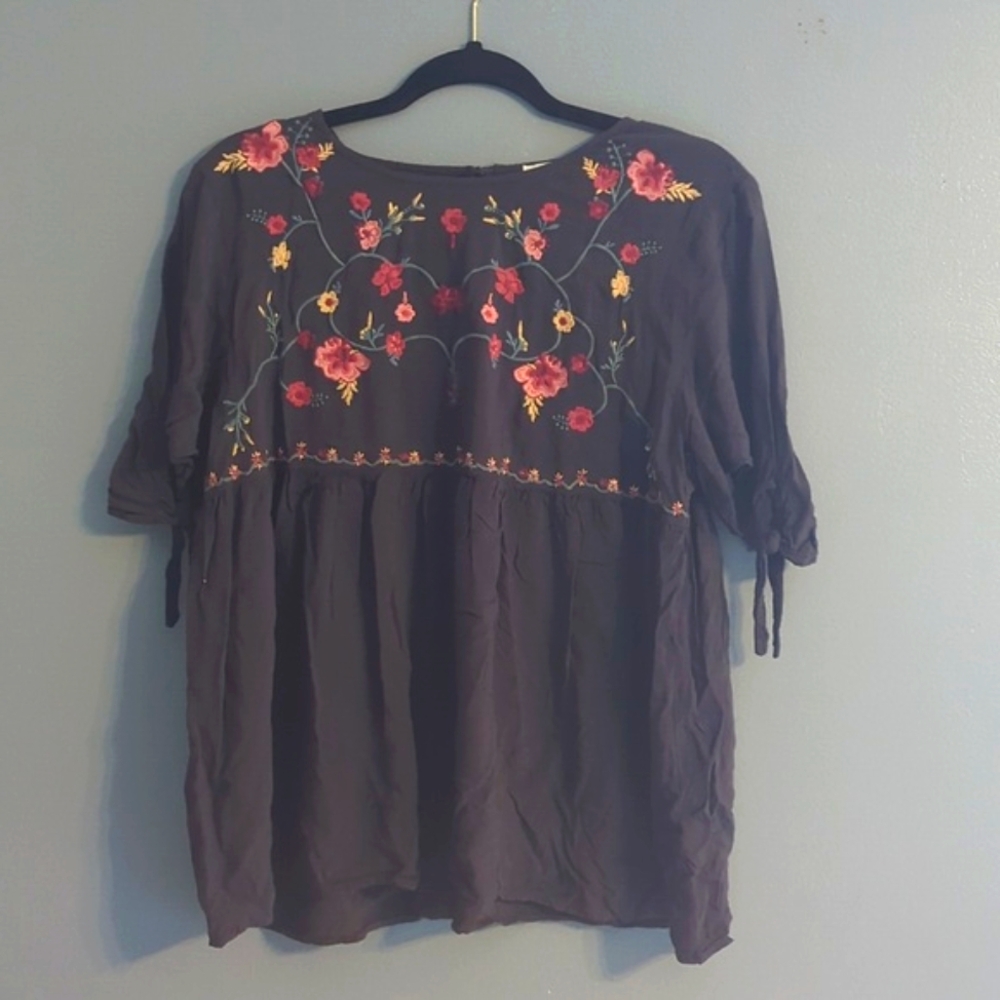 JODIFL Black Top with Floral Embroidery